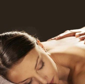 Clínica Estética Nerea Moya masaje terapéutico 